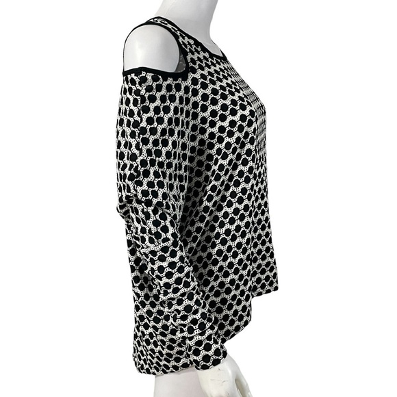 High Low Cold Shoulder Polka Dot Top
New - Picture 6 of 7